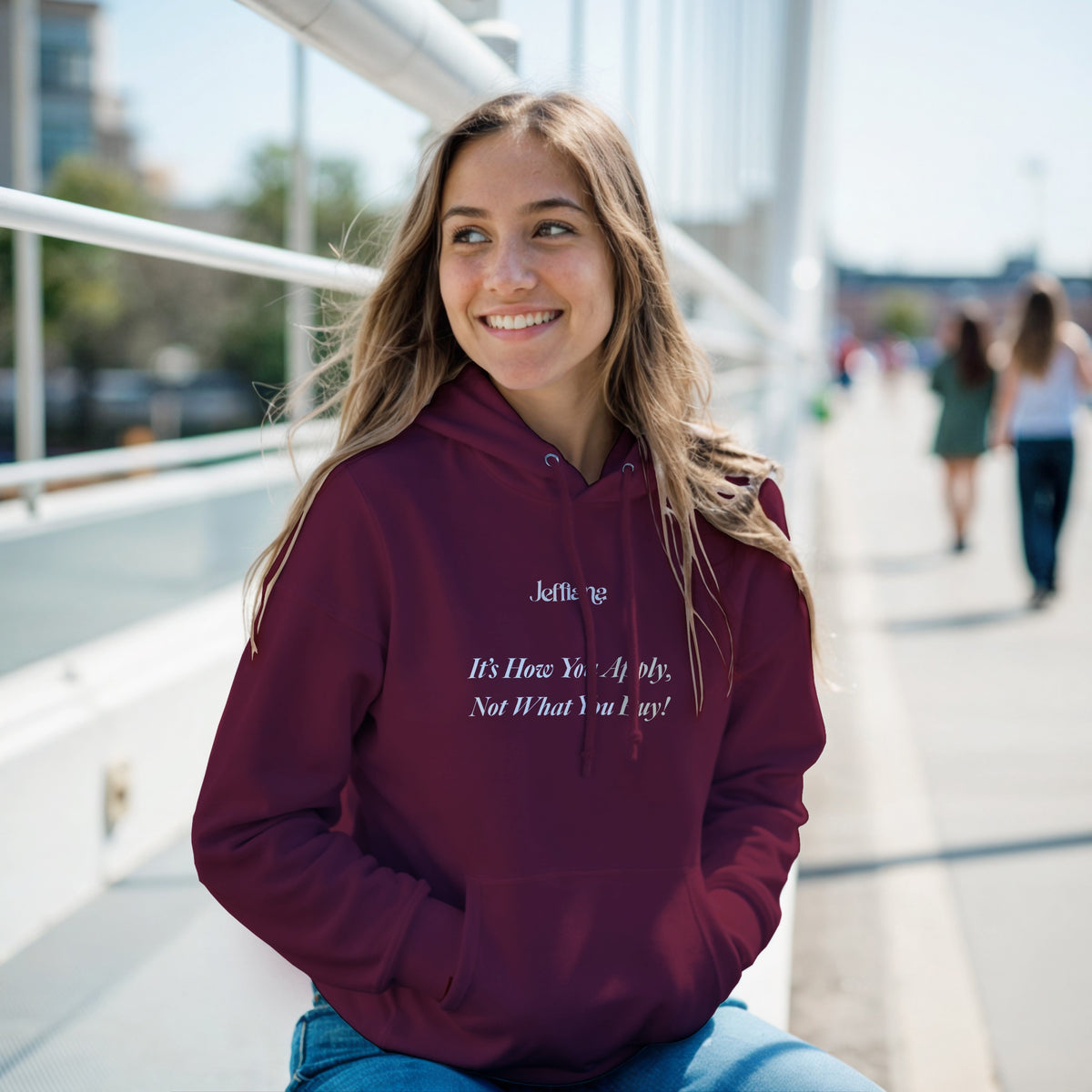 Jeffiana Hoodie Pullover Maroon